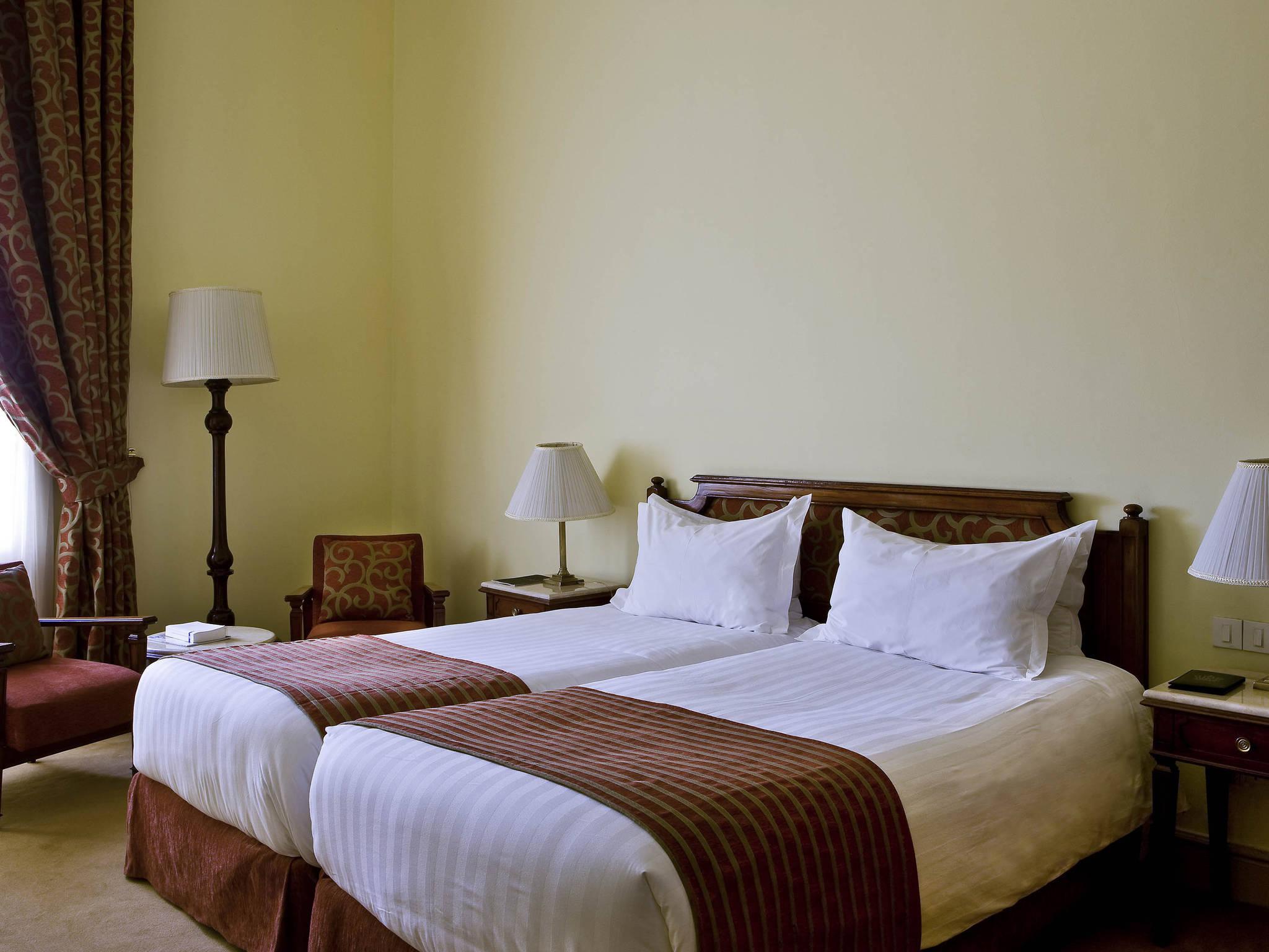 Pavillon Winter Luxor Hotel Ngoại thất bức ảnh A room at the hotel