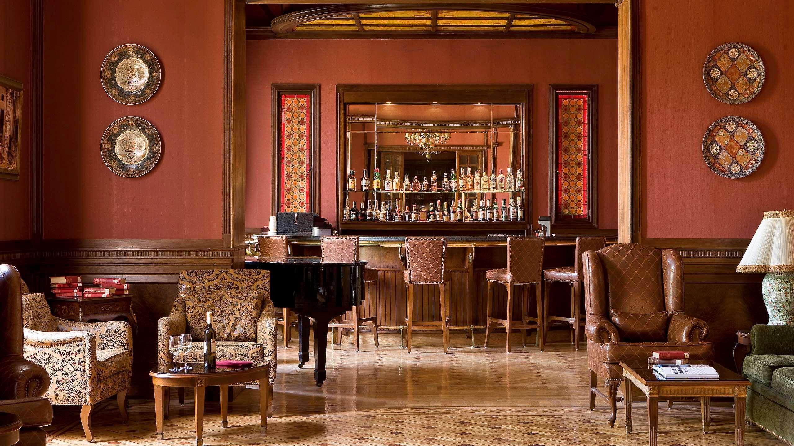 Pavillon Winter Luxor Hotel Ngoại thất bức ảnh The bar at the lobby