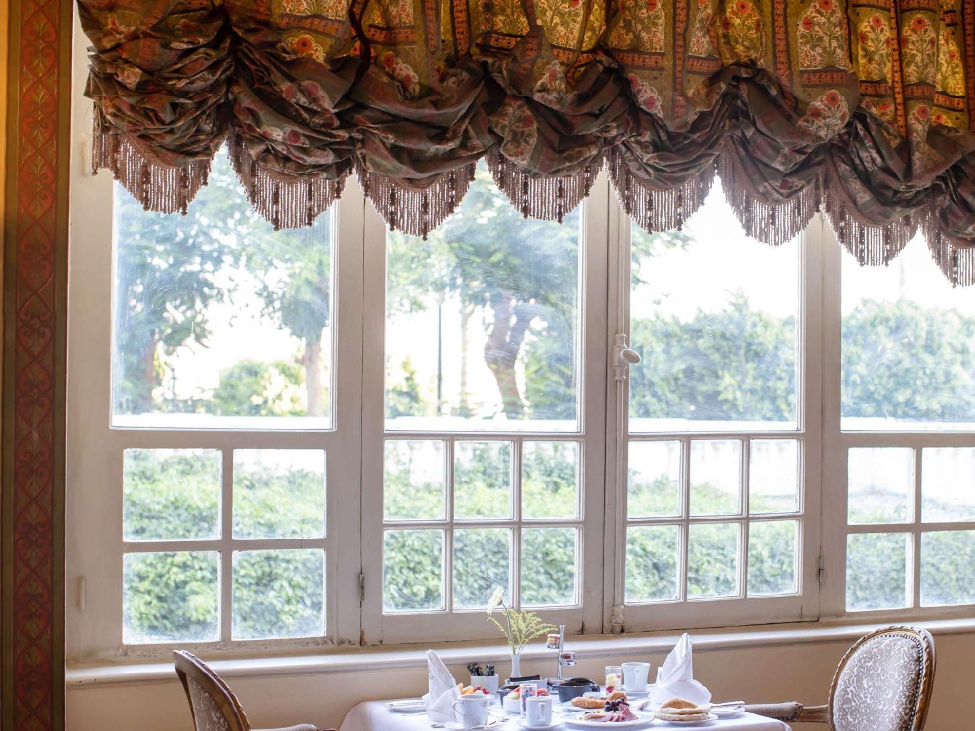 Pavillon Winter Luxor Hotel Ngoại thất bức ảnh A valance