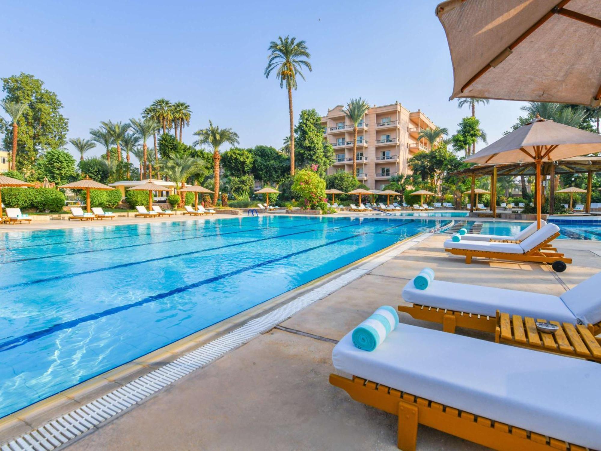 Pavillon Winter Luxor Hotel Ngoại thất bức ảnh The pool at the Four Seasons Hotel, Cairo